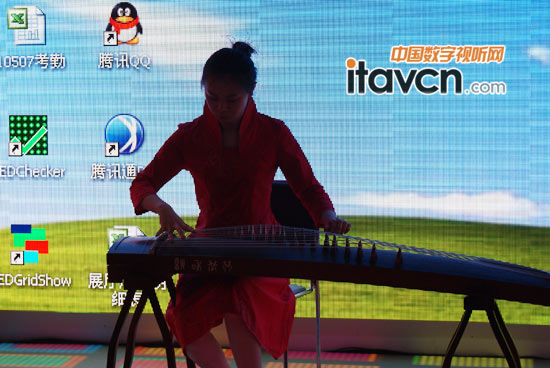 palm 2011：無光也無聲
