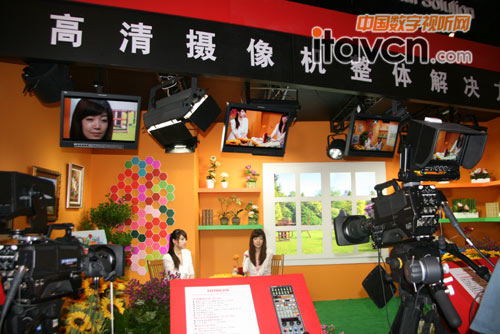BIRTV2011：日立現(xiàn)場演播廳 日立姑娘