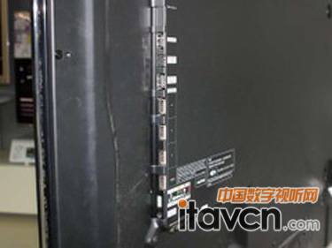 三星D6000SJ系列液晶電視接口和按鍵實拍