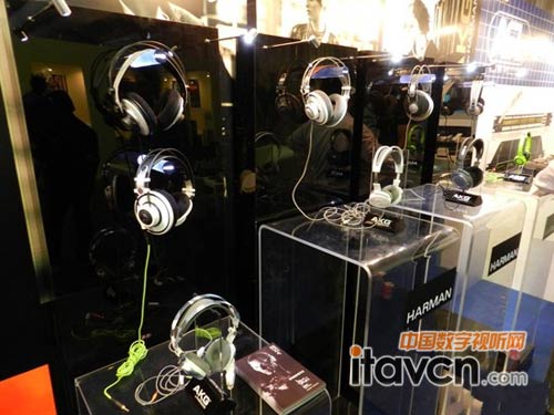 AKG耳機新品展臺