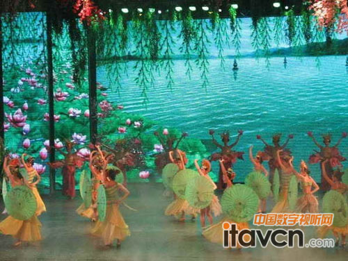 科視投影機演繹立體全景式大型歷史題材歌舞《宋城千古情》