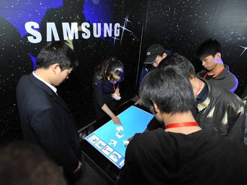 三星多點觸摸顯示方案SUR40 Surface