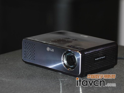 LG HW300TC投影機