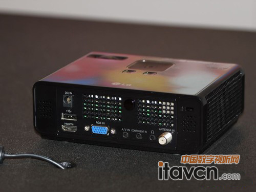 LG HW300TC投影機