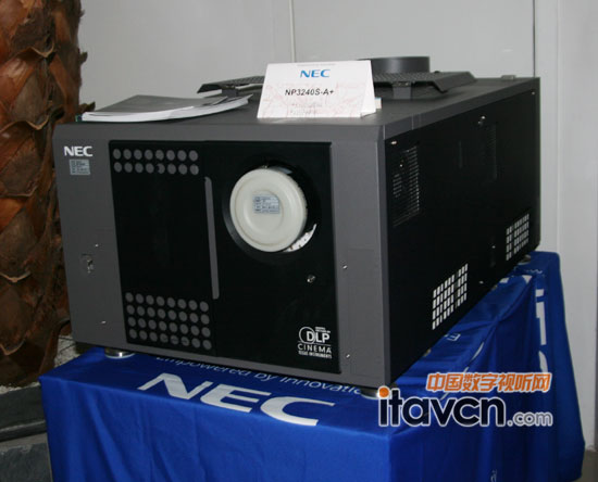 NEC 33000流明4K分辨率的3240S-A+影院投影機