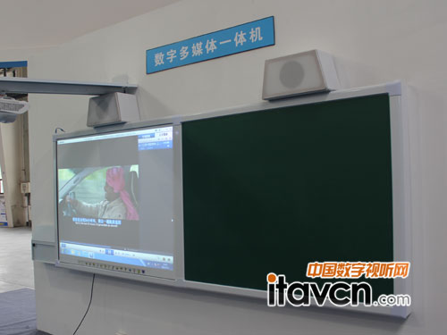 浪濤科技展出教學數字多媒體一體機