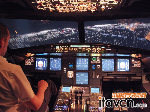 PD FL35入駐英國航空全飛行訓(xùn)練模擬器