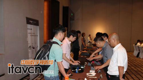 섓(chung)2012¼g®a(chn)ƷȫѲչVվF(xin)a(chn)Ʒչʾ
