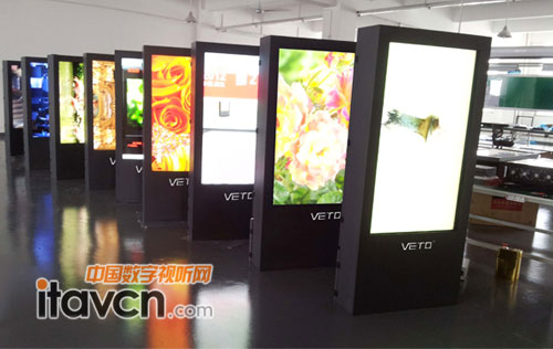微圖新一代55寸戶外落地式廣告機(VT-ADL5502)
