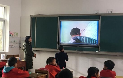 “爸爸，你要注意安全。”
